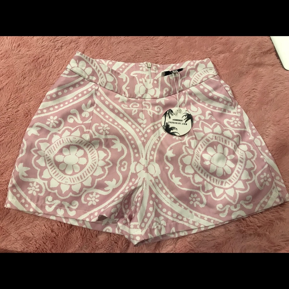 DESPERATE FOR THESE SHORTS IN A SMALL!!! NWT!!!